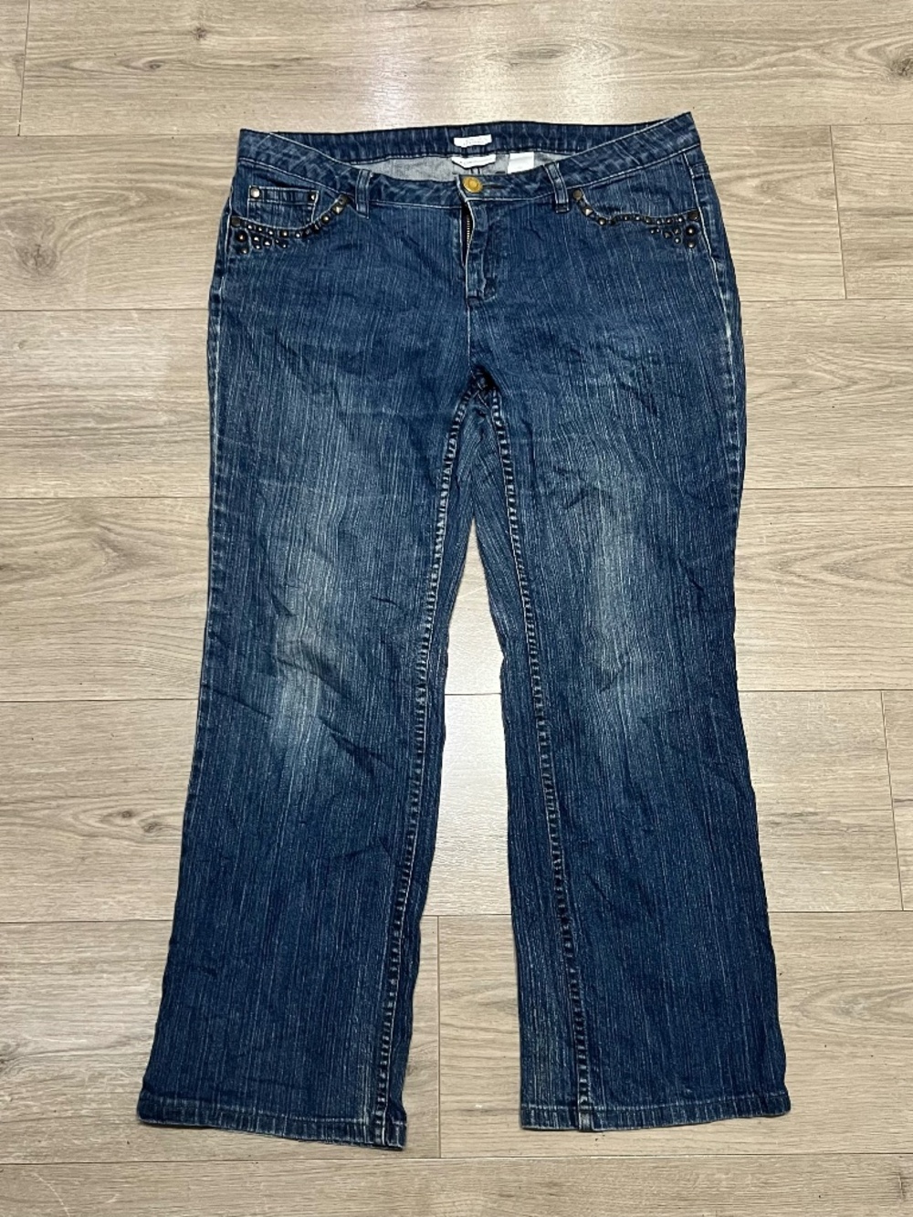 Liz Claiborne Women's Bootcut Jeans Studded Pocket Denim Wash Size 14